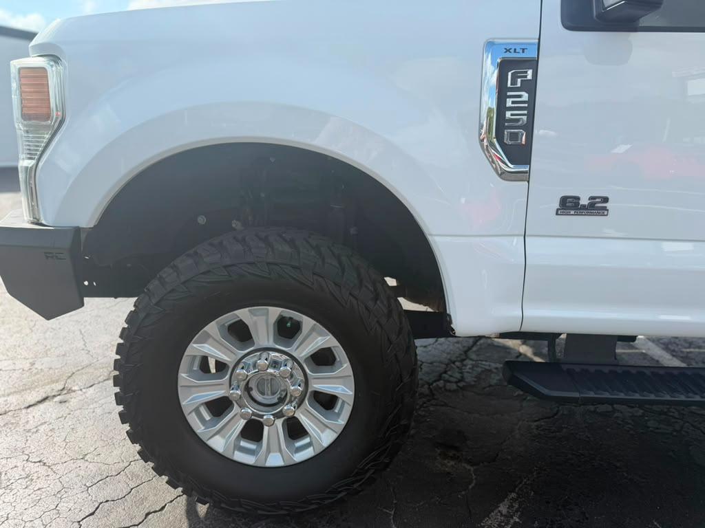 Ford F-250 SD XLT Crew Cab 4WD 2021