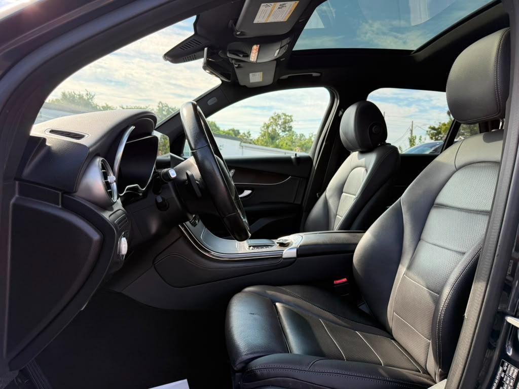 Mercedes-Benz GLC-Class GLC300 2020