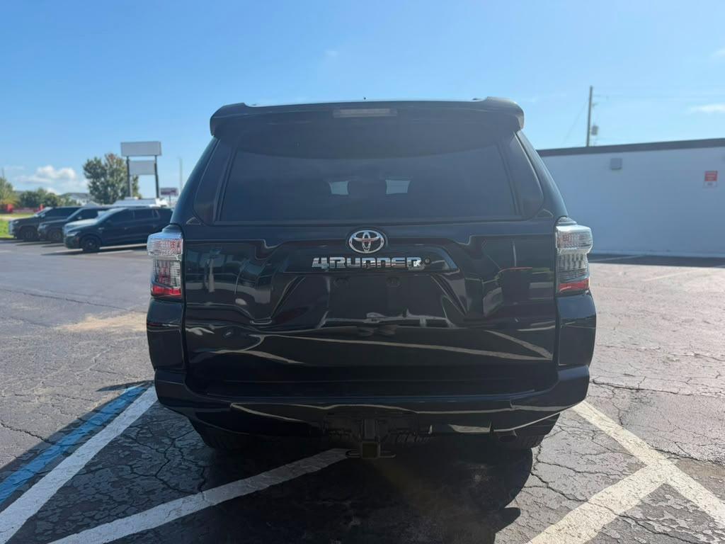 Toyota 4Runner SR5 2WD 2020