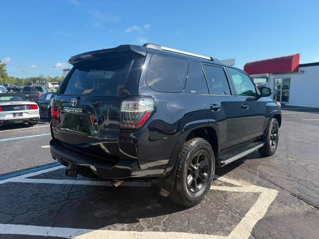 Toyota 4Runner SR5 2WD 2020