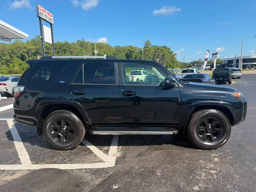 Toyota 4Runner SR5 2WD 2020