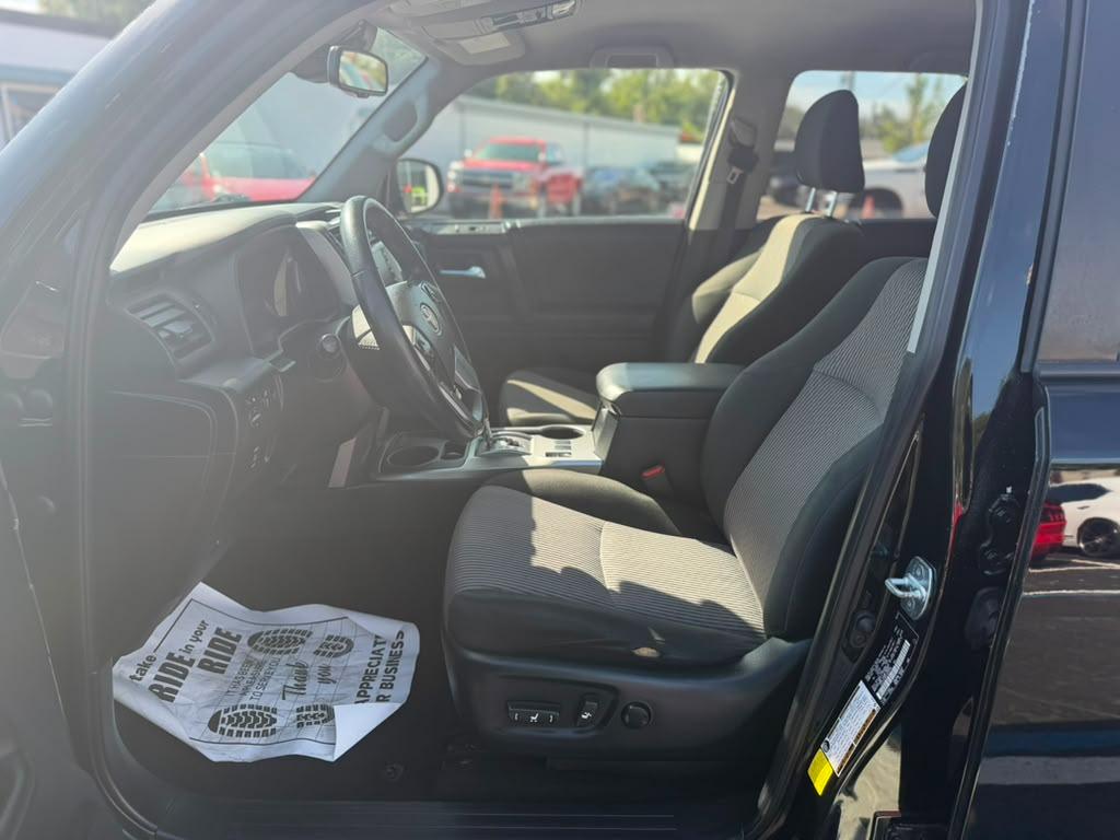 Toyota 4Runner SR5 2WD 2020