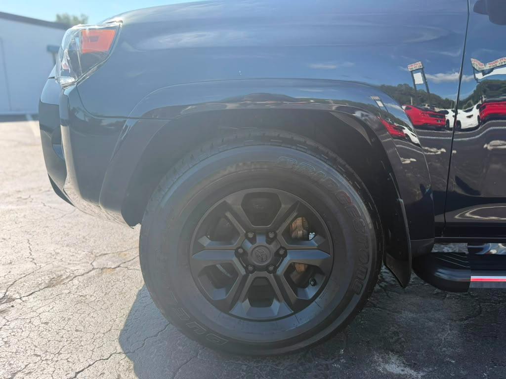 Toyota 4Runner SR5 2WD 2020