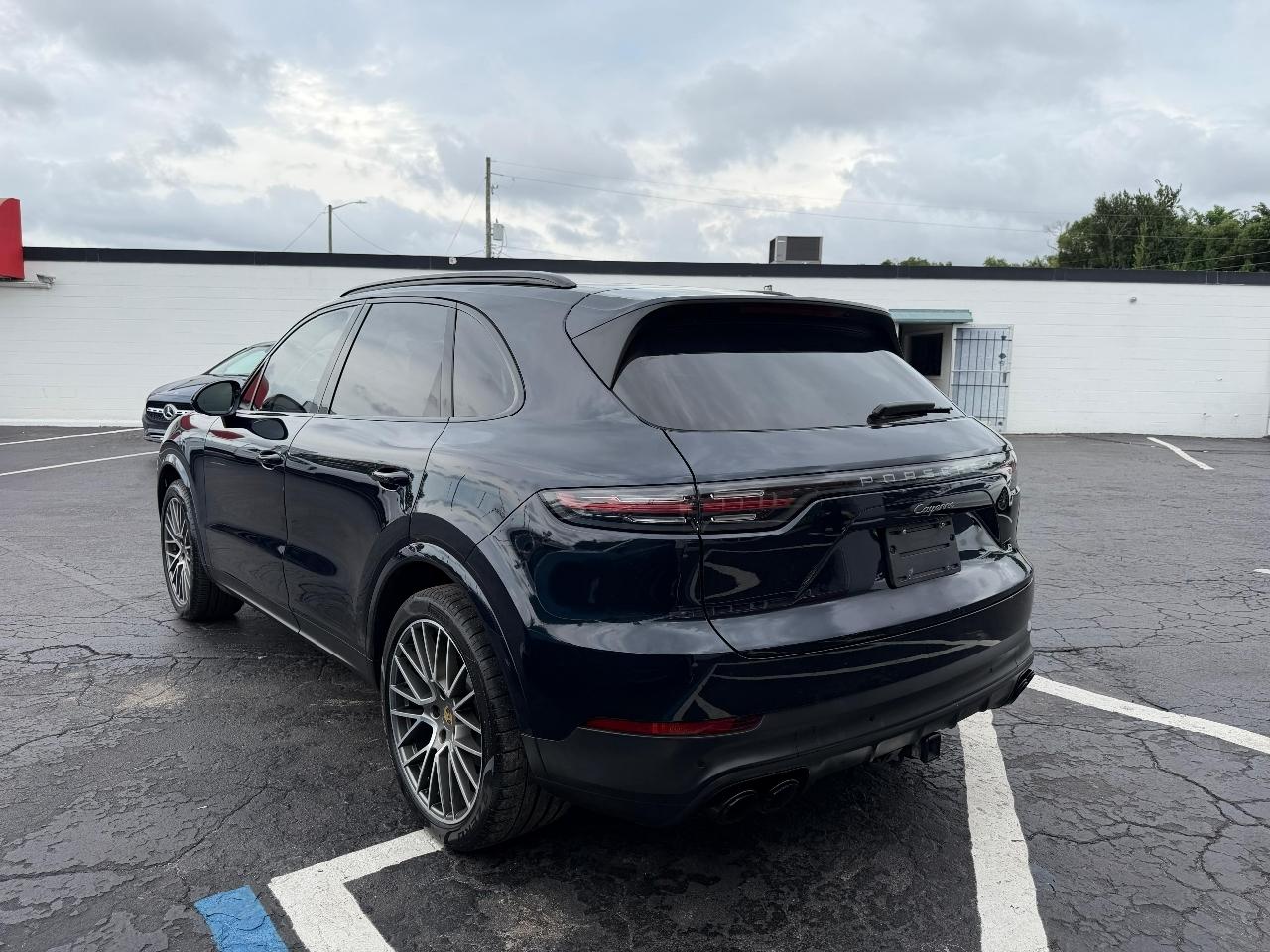 Porsche Cayenne Base 2023