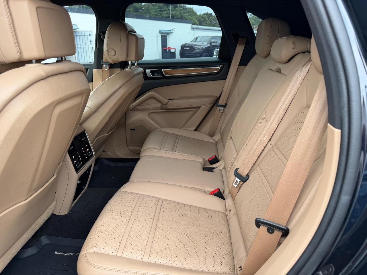 Porsche Cayenne Base 2023