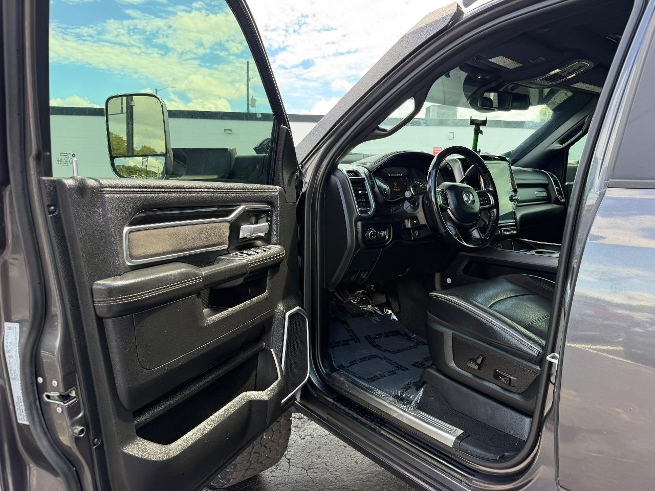 RAM 2500 Laramie Crew Cab SWB 4WD 2021