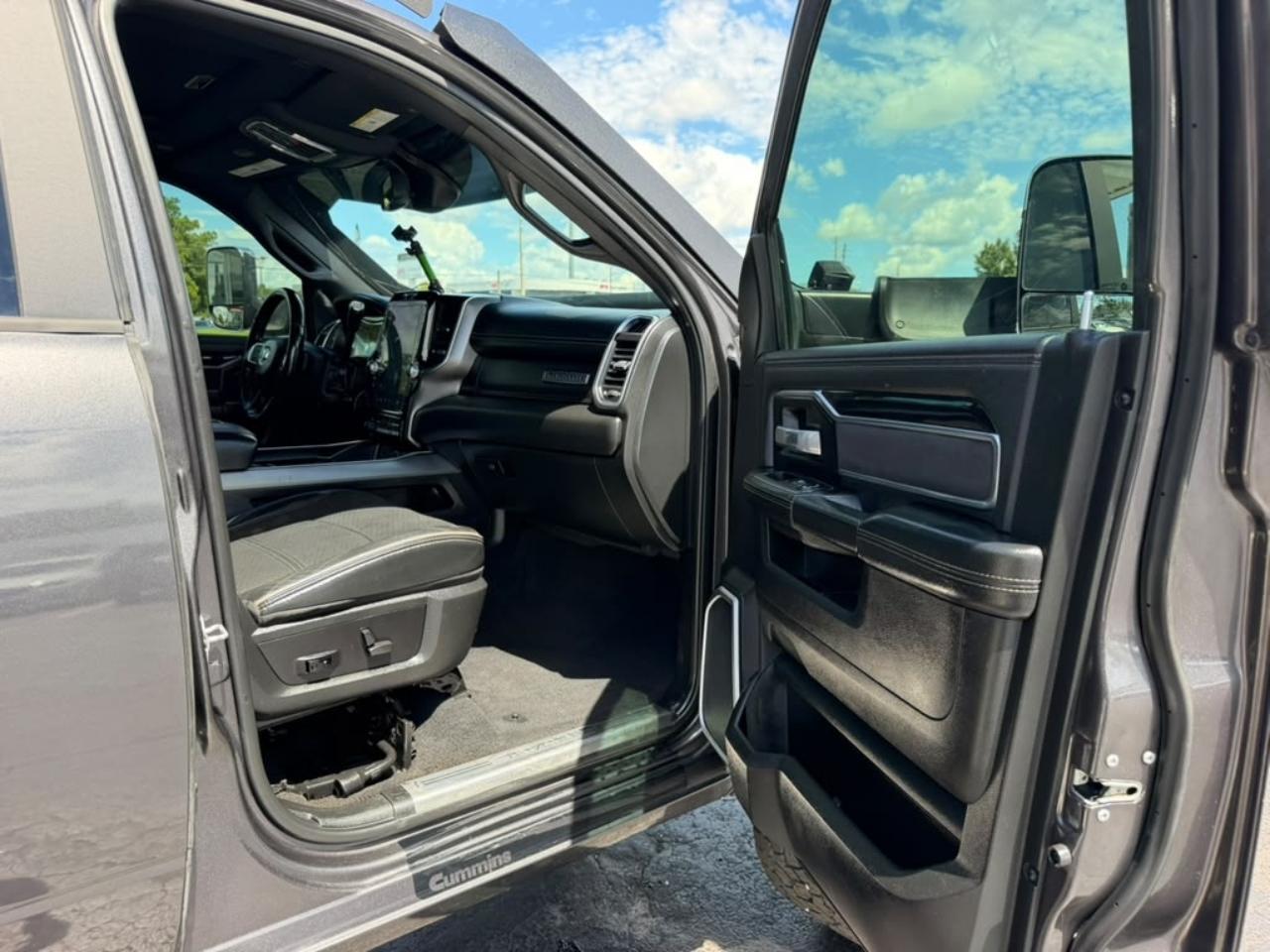 RAM 2500 Laramie Crew Cab SWB 4WD 2021