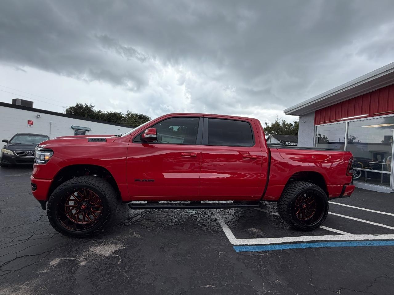 RAM 1500 Big Horn Crew Cab SWB 4WD 2020
