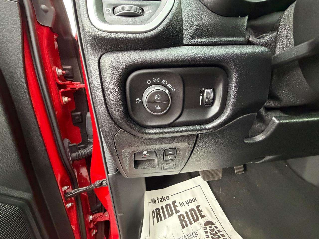 RAM 1500 Big Horn Crew Cab SWB 4WD 2020
