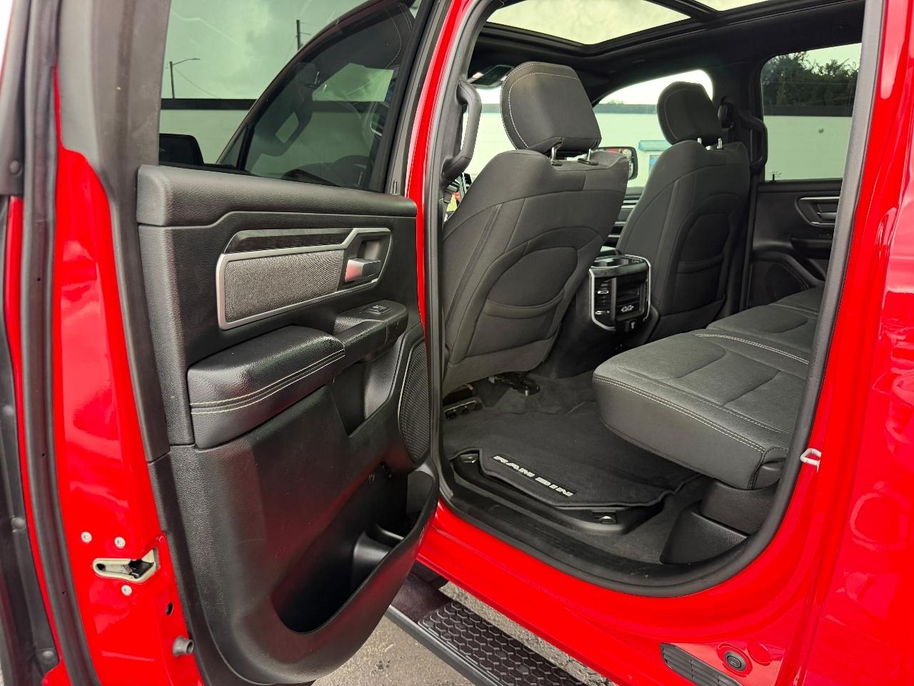 RAM 1500 Big Horn Crew Cab SWB 4WD 2020