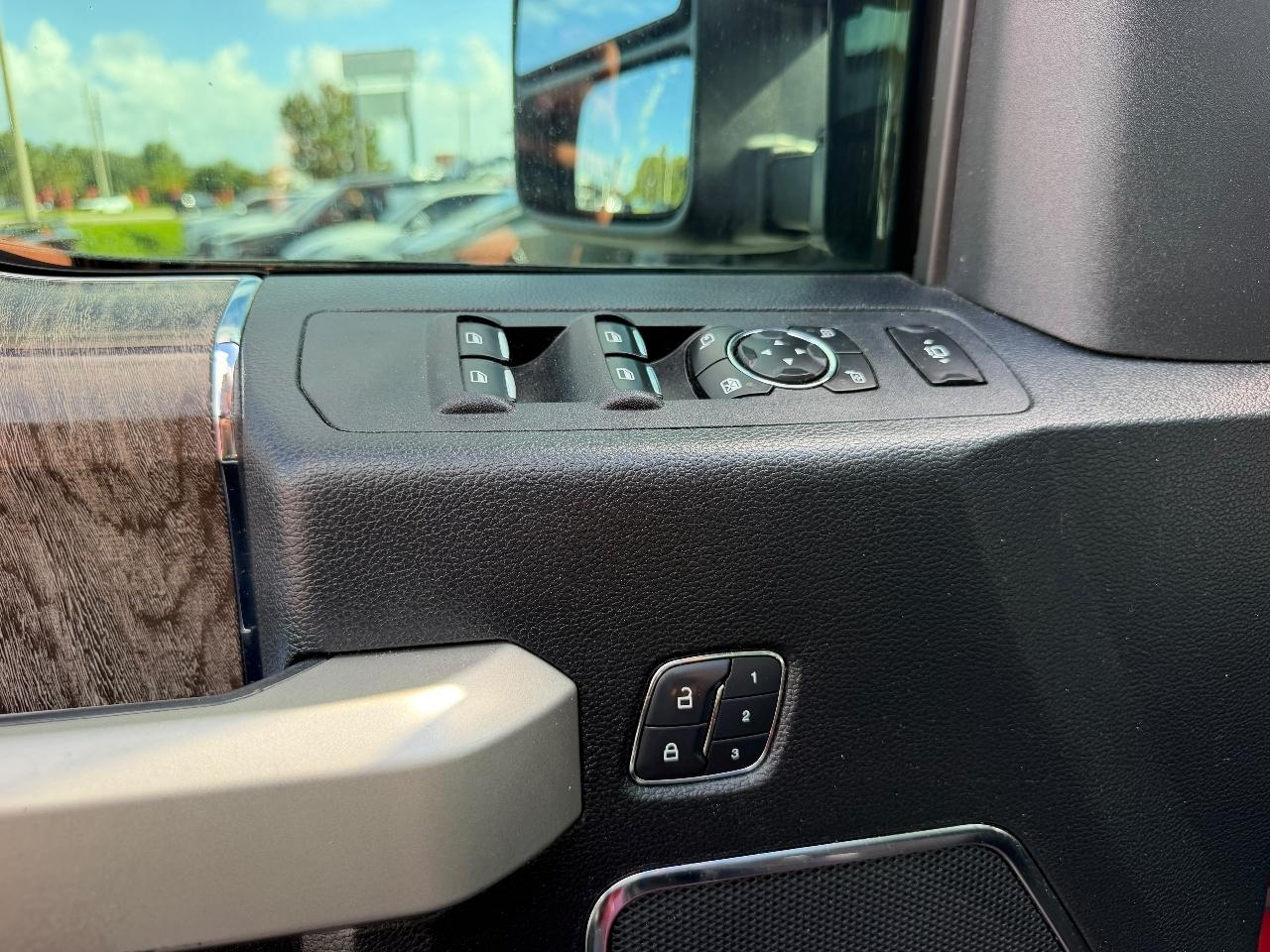 Ford F-250 SD Lariat Crew Cab 4WD 2017