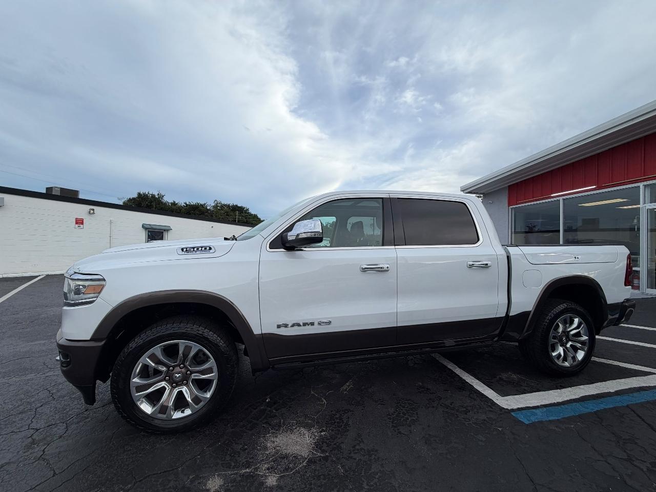 RAM 1500 Longhorn Crew Cab SWB 4WD 2021