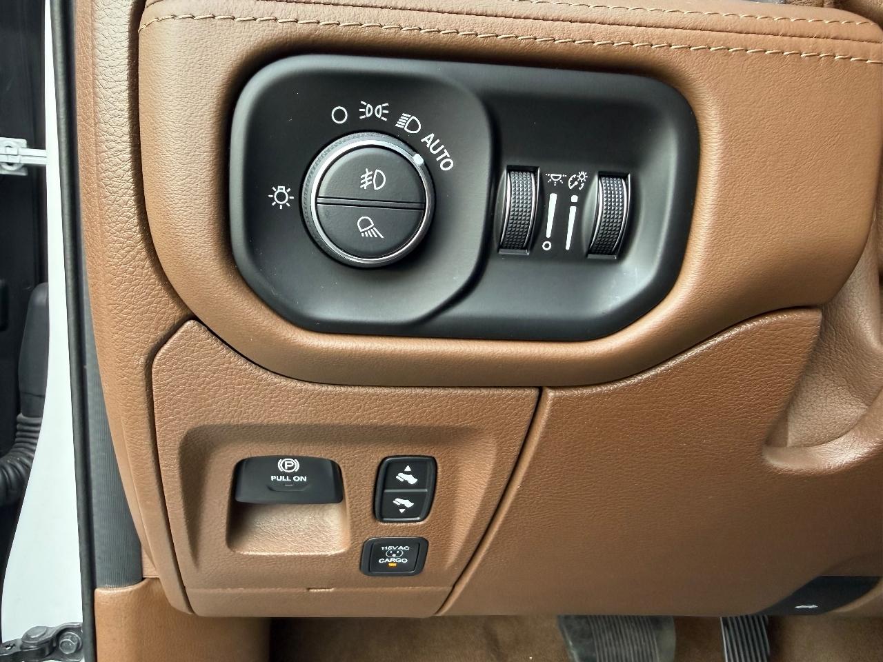 RAM 1500 Longhorn Crew Cab SWB 4WD 2021