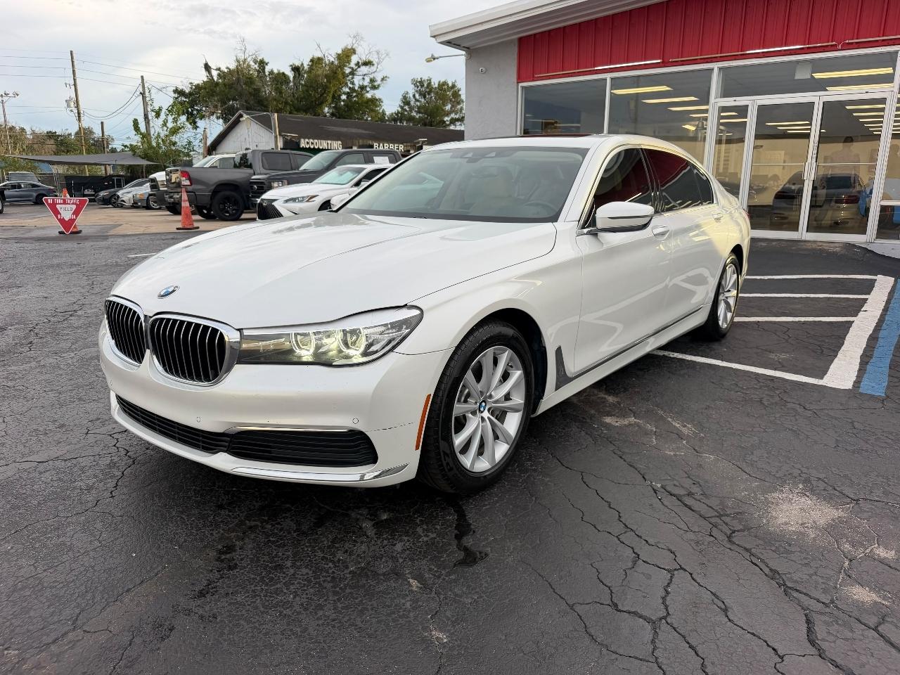BMW 7-Series 740i 2019