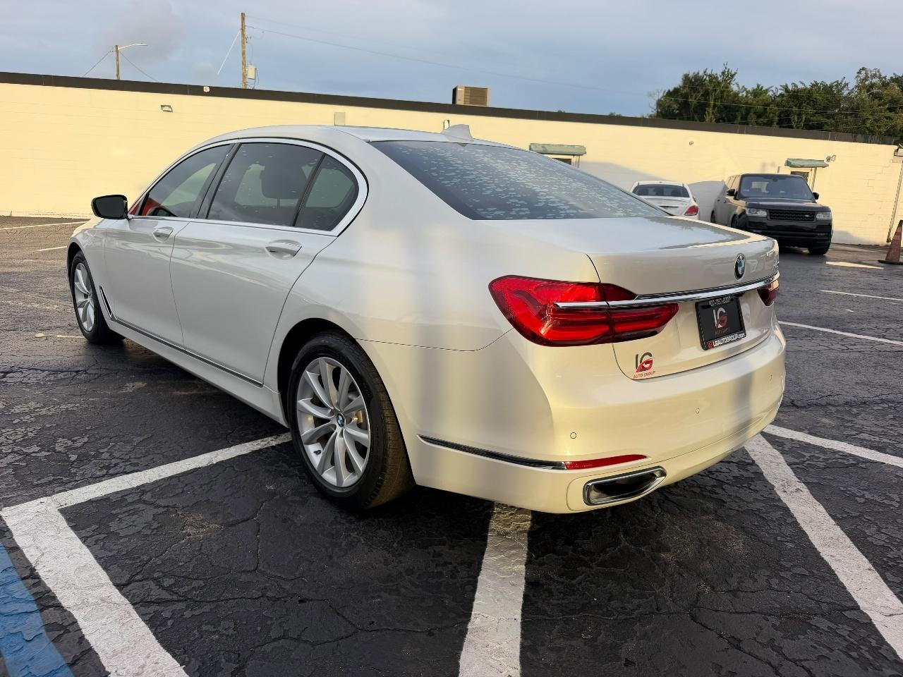 BMW 7-Series 740i 2019