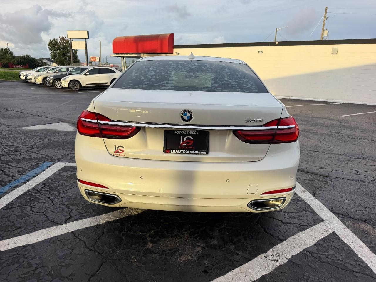 BMW 7-Series 740i 2019