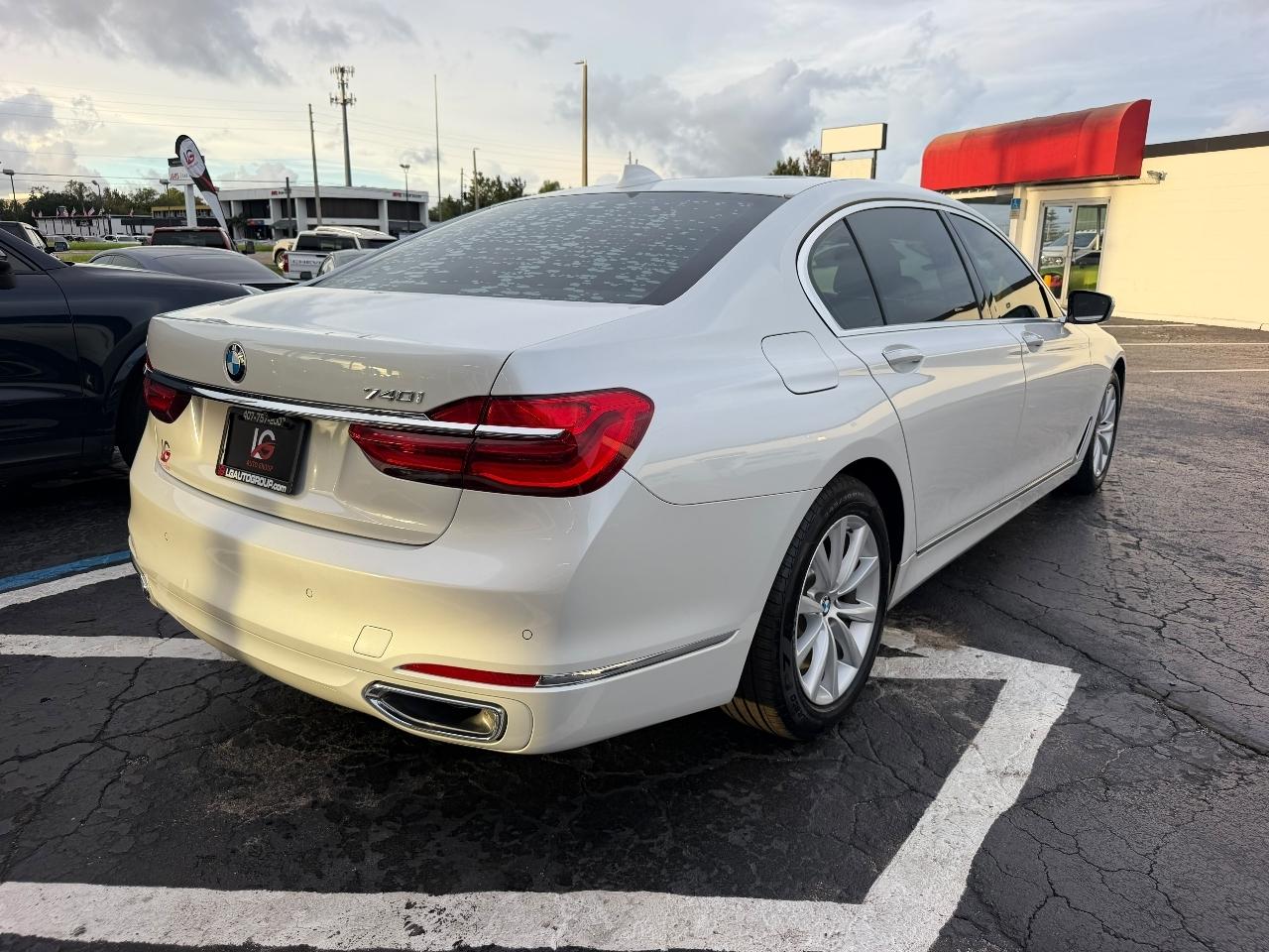 BMW 7-Series 740i 2019