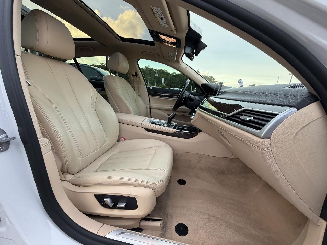 BMW 7-Series 740i 2019
