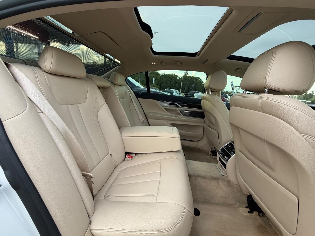 BMW 7-Series 740i 2019