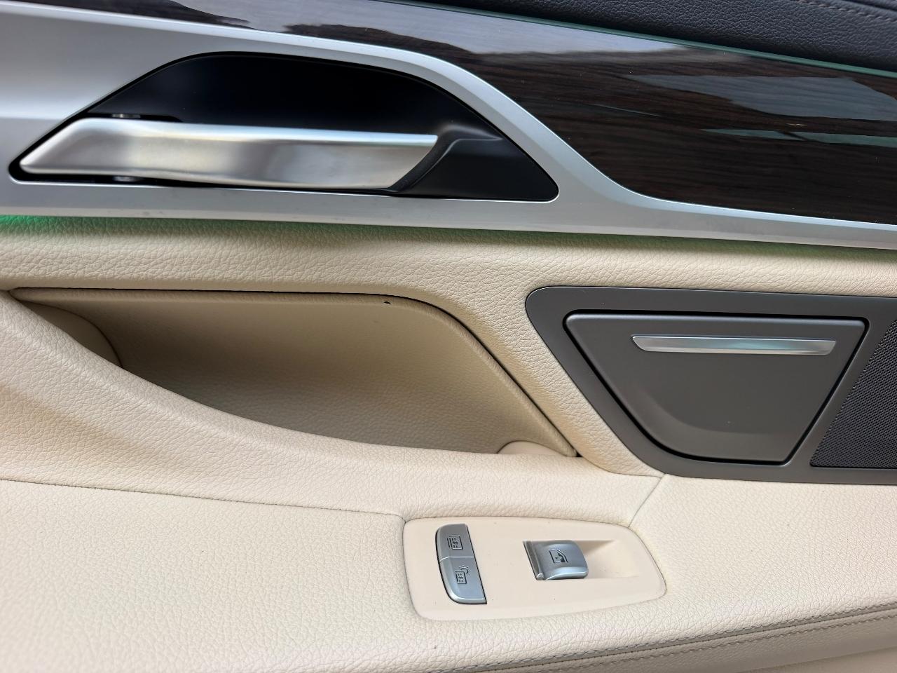BMW 7-Series 740i 2019