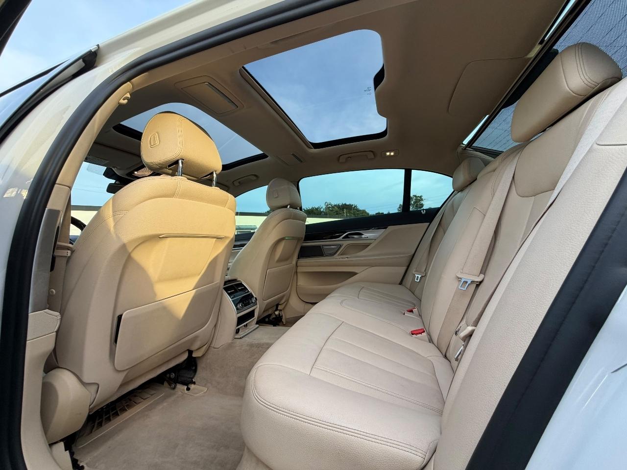 BMW 7-Series 740i 2019