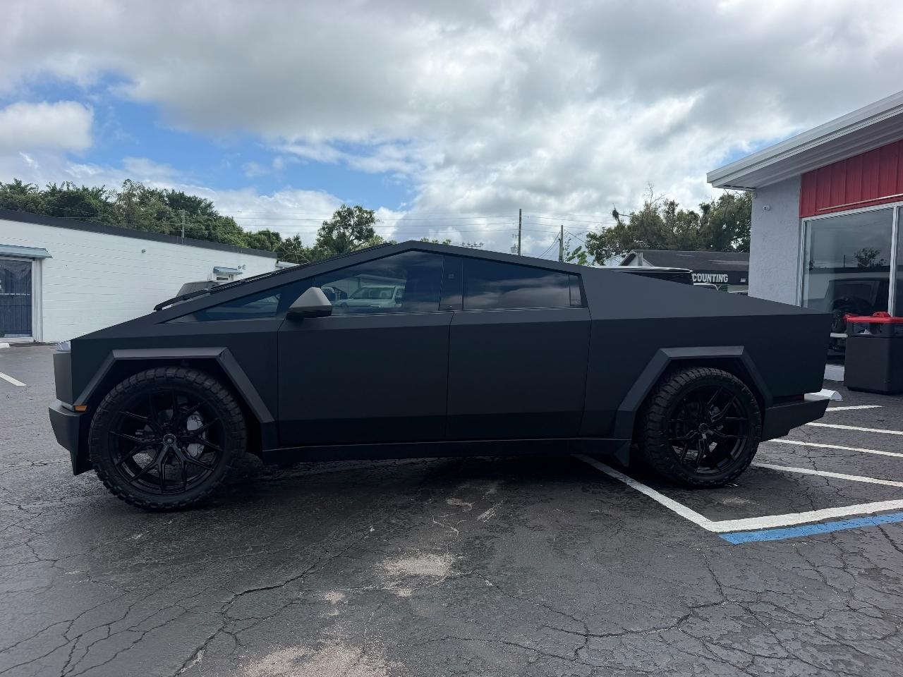 Tesla Cybertruck Base 2024