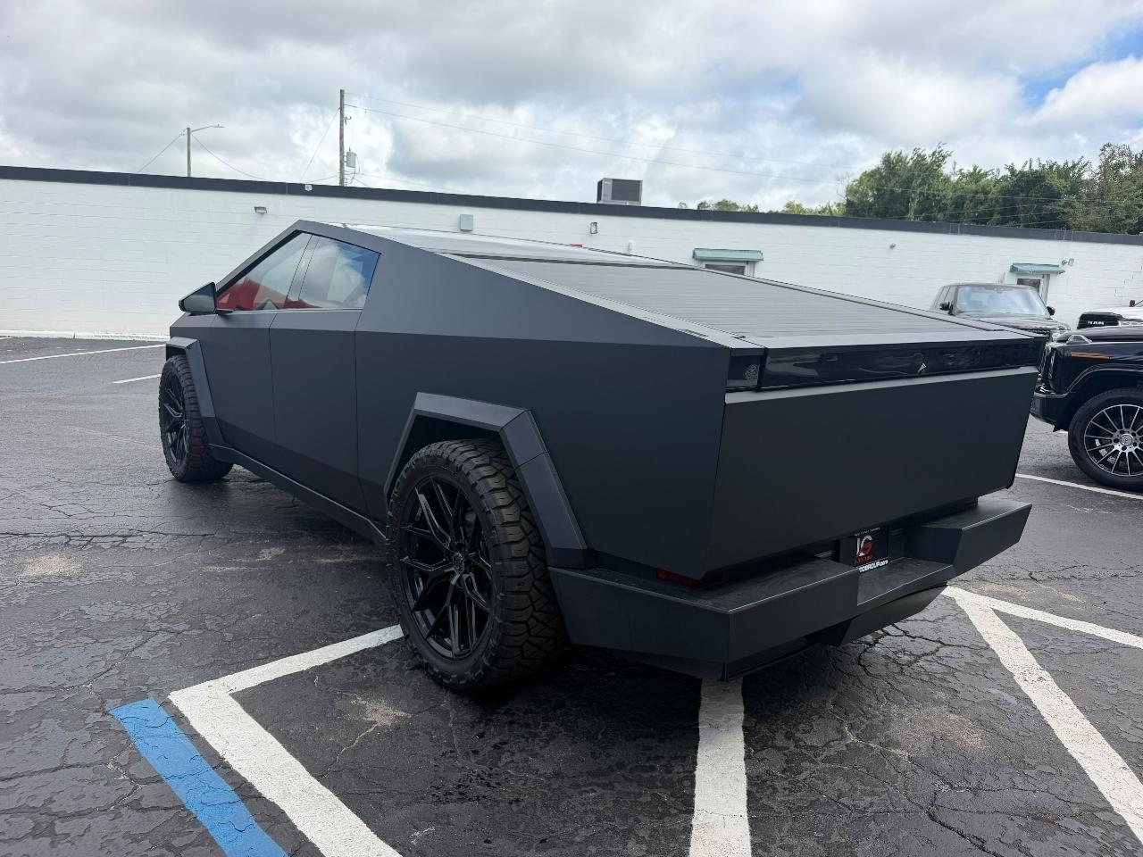 Tesla Cybertruck Base 2024