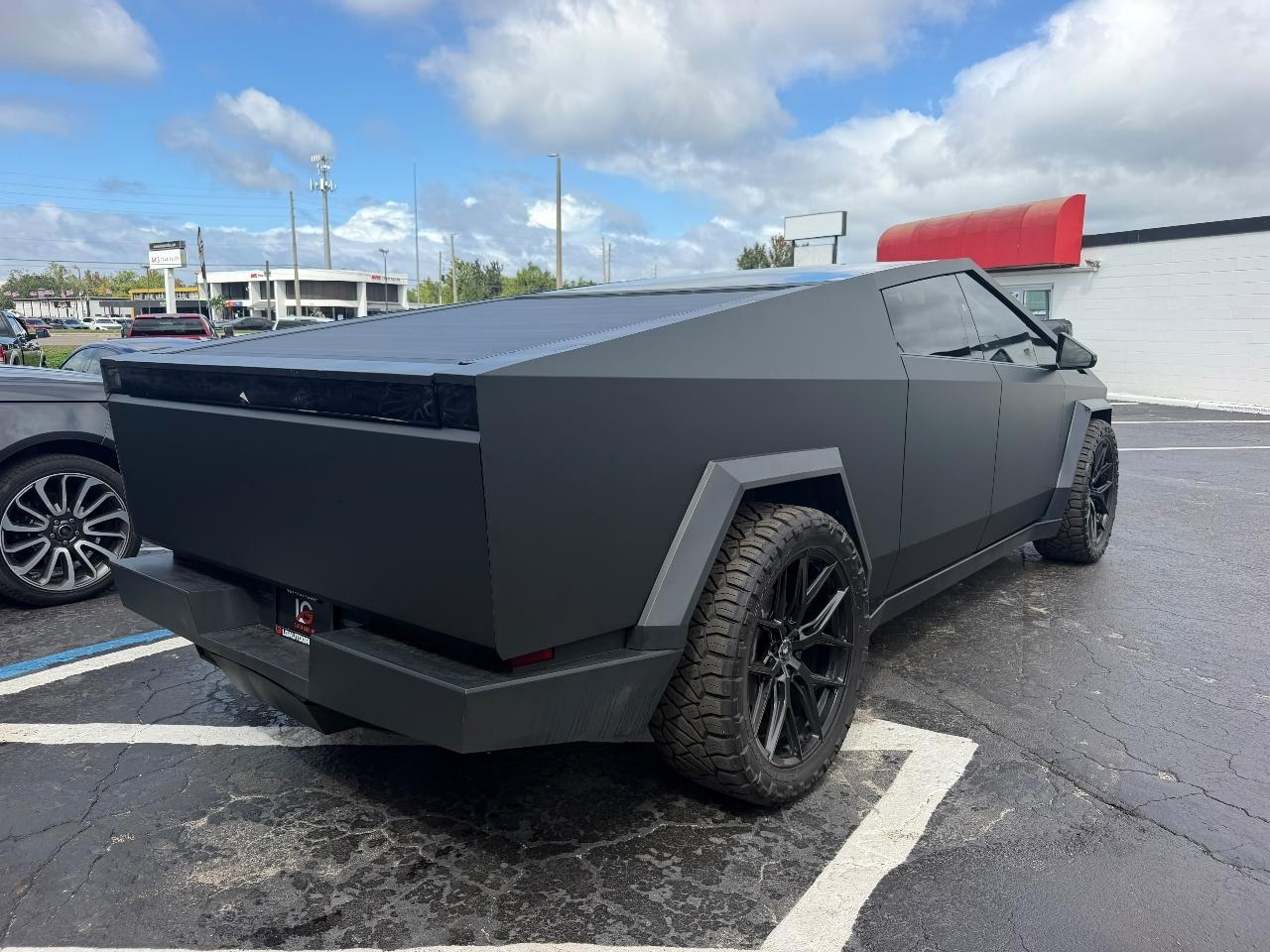 Tesla Cybertruck Base 2024