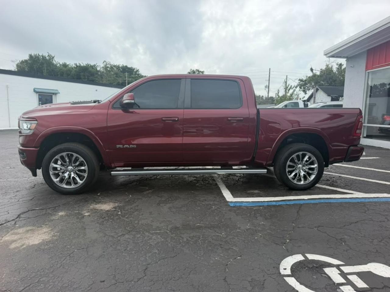 RAM 1500 Laramie Crew Cab SWB 4WD 2019