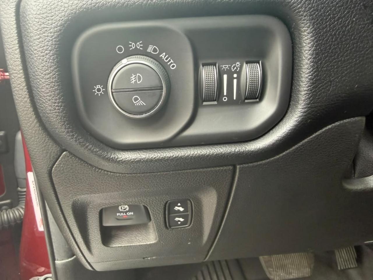 RAM 1500 Laramie Crew Cab SWB 4WD 2019