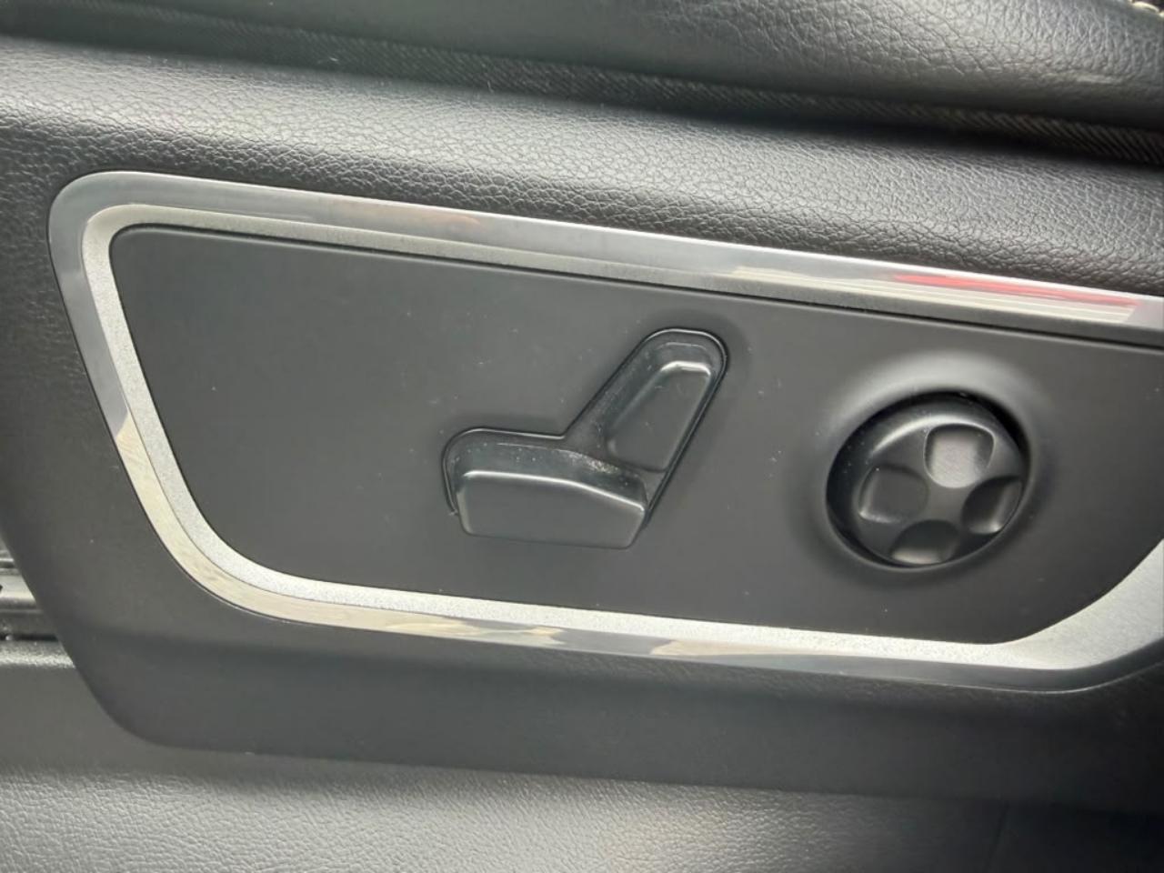 RAM 1500 Laramie Crew Cab SWB 4WD 2019