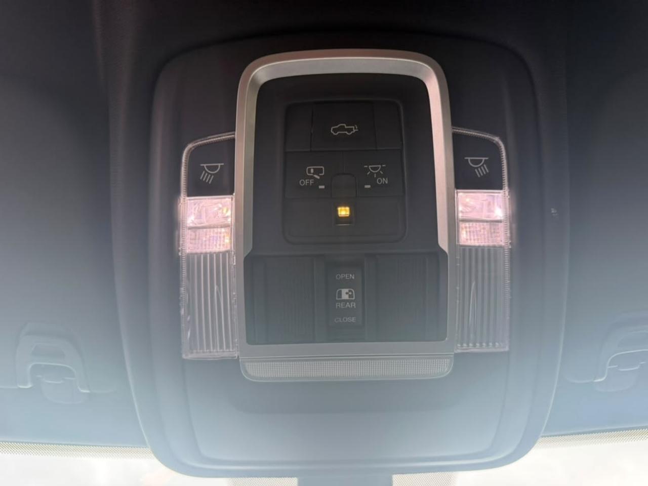 RAM 1500 Laramie Crew Cab SWB 4WD 2019
