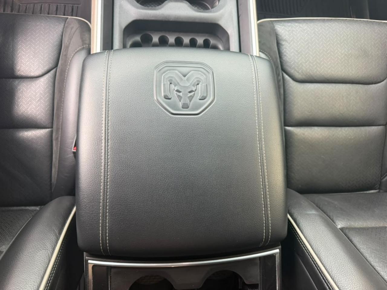 RAM 1500 Laramie Crew Cab SWB 4WD 2019