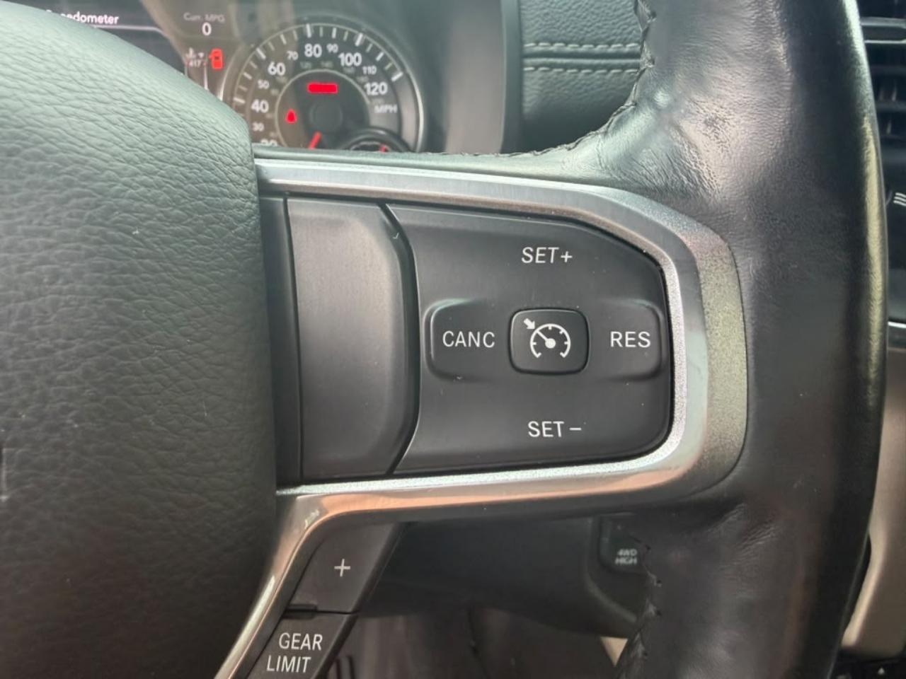 RAM 1500 Laramie Crew Cab SWB 4WD 2019
