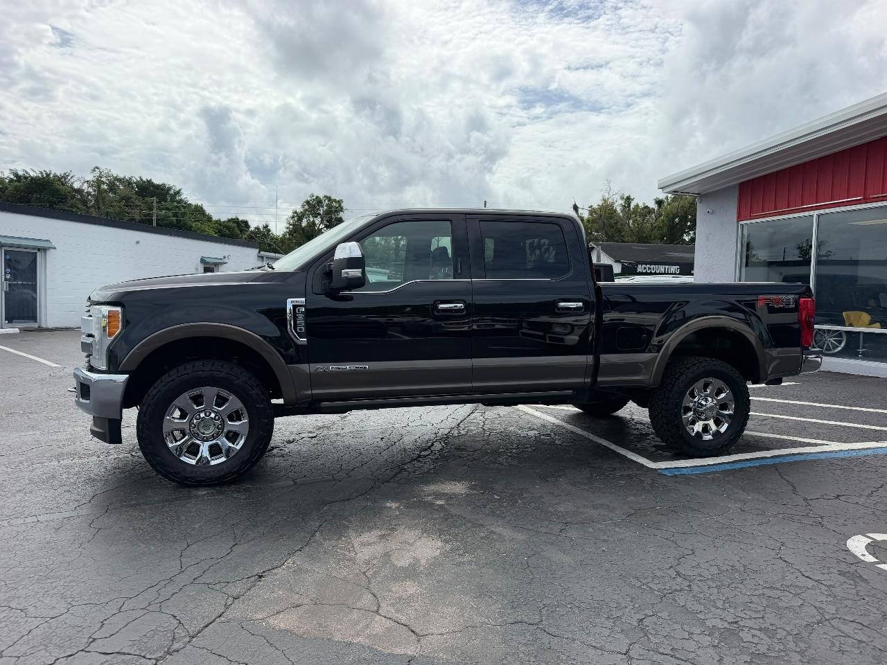 Ford F-350 SD King Ranch Crew Cab 4WD 2017
