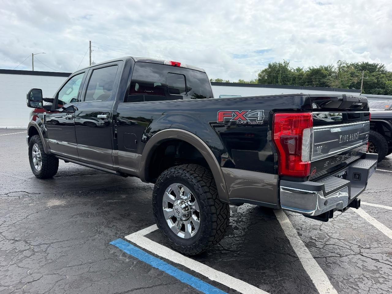 Ford F-350 SD King Ranch Crew Cab 4WD 2017