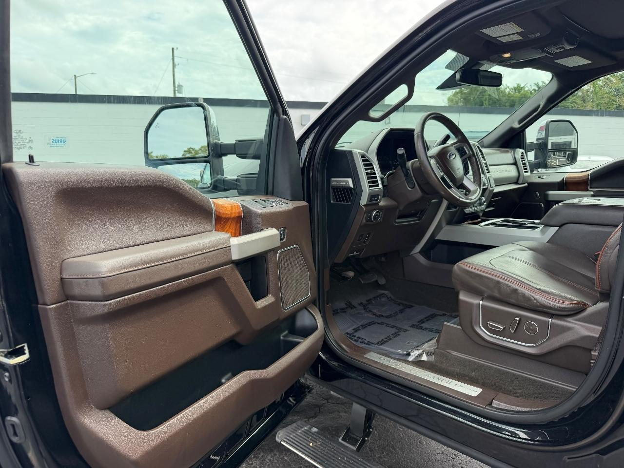 Ford F-350 SD King Ranch Crew Cab 4WD 2017