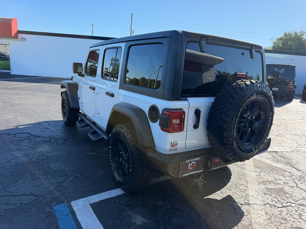 Jeep Wrangler Unlimited Sport 2023