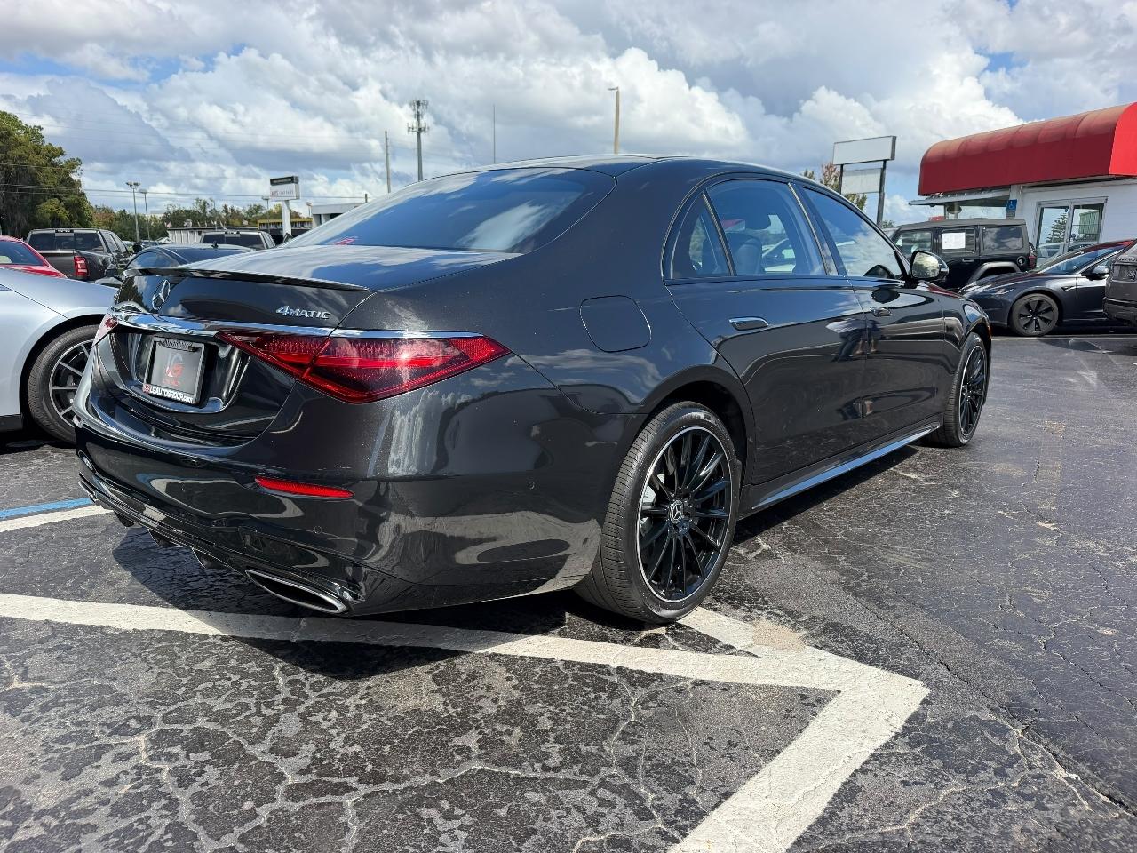 Mercedes-Benz S-Class S500 4MATIC 2023