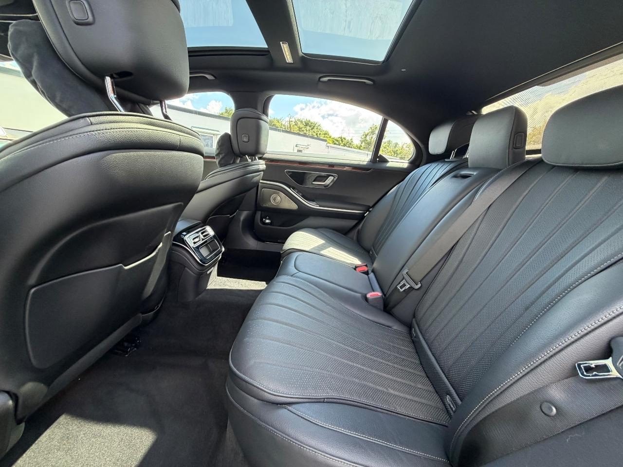 Mercedes-Benz S-Class S500 4MATIC 2023