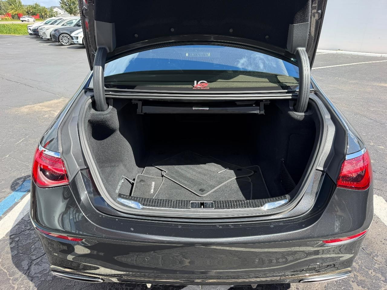 Mercedes-Benz S-Class S500 4MATIC 2023