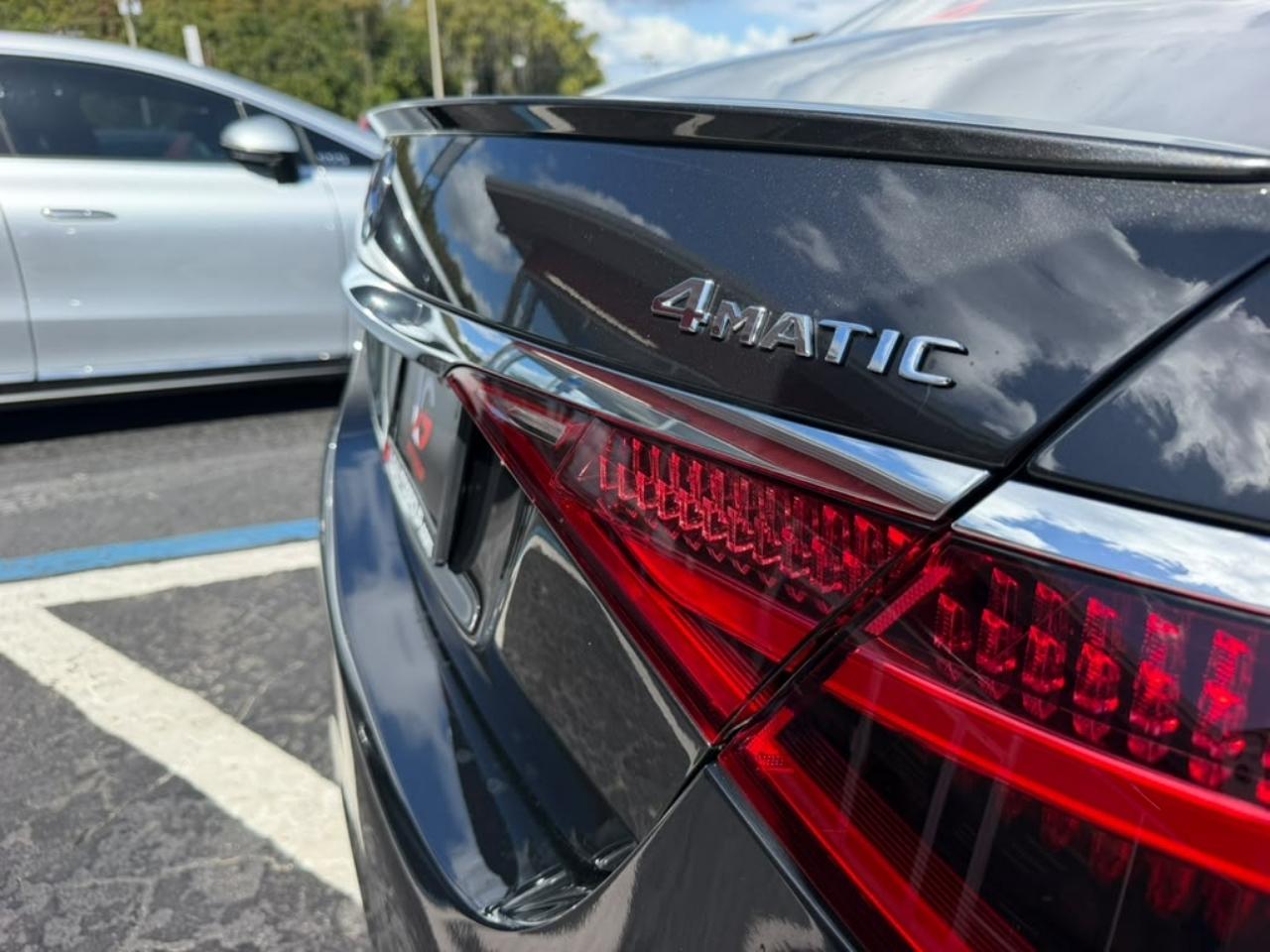 Mercedes-Benz S-Class S500 4MATIC 2023