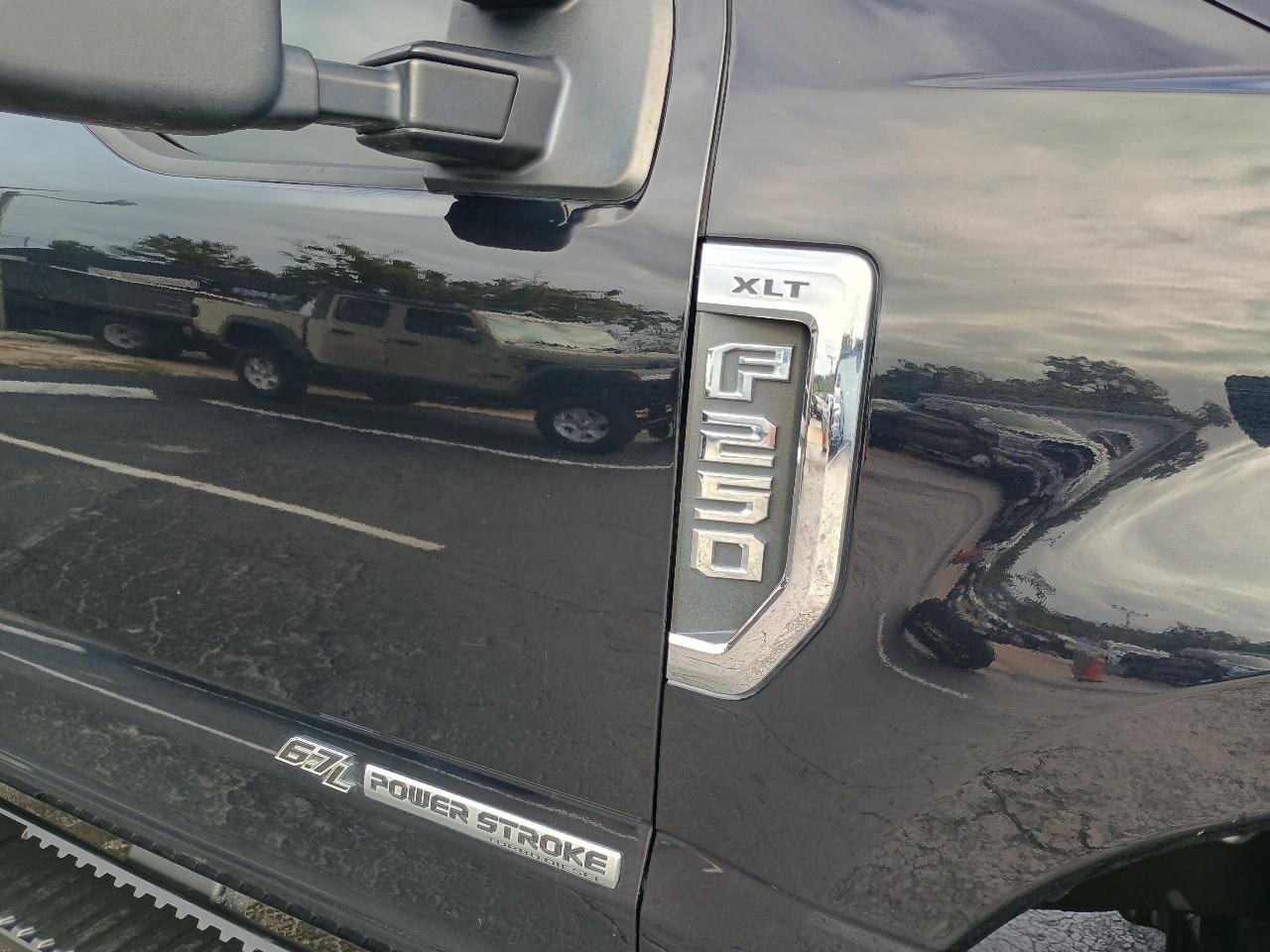 Ford F-250 SD XLT Crew Cab 4WD 2021