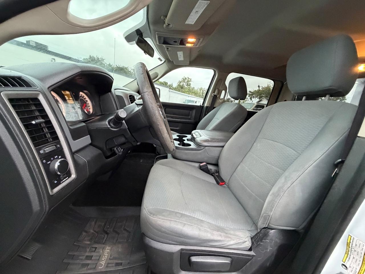 RAM 2500 Tradesman Crew Cab SWB 4WD 2017
