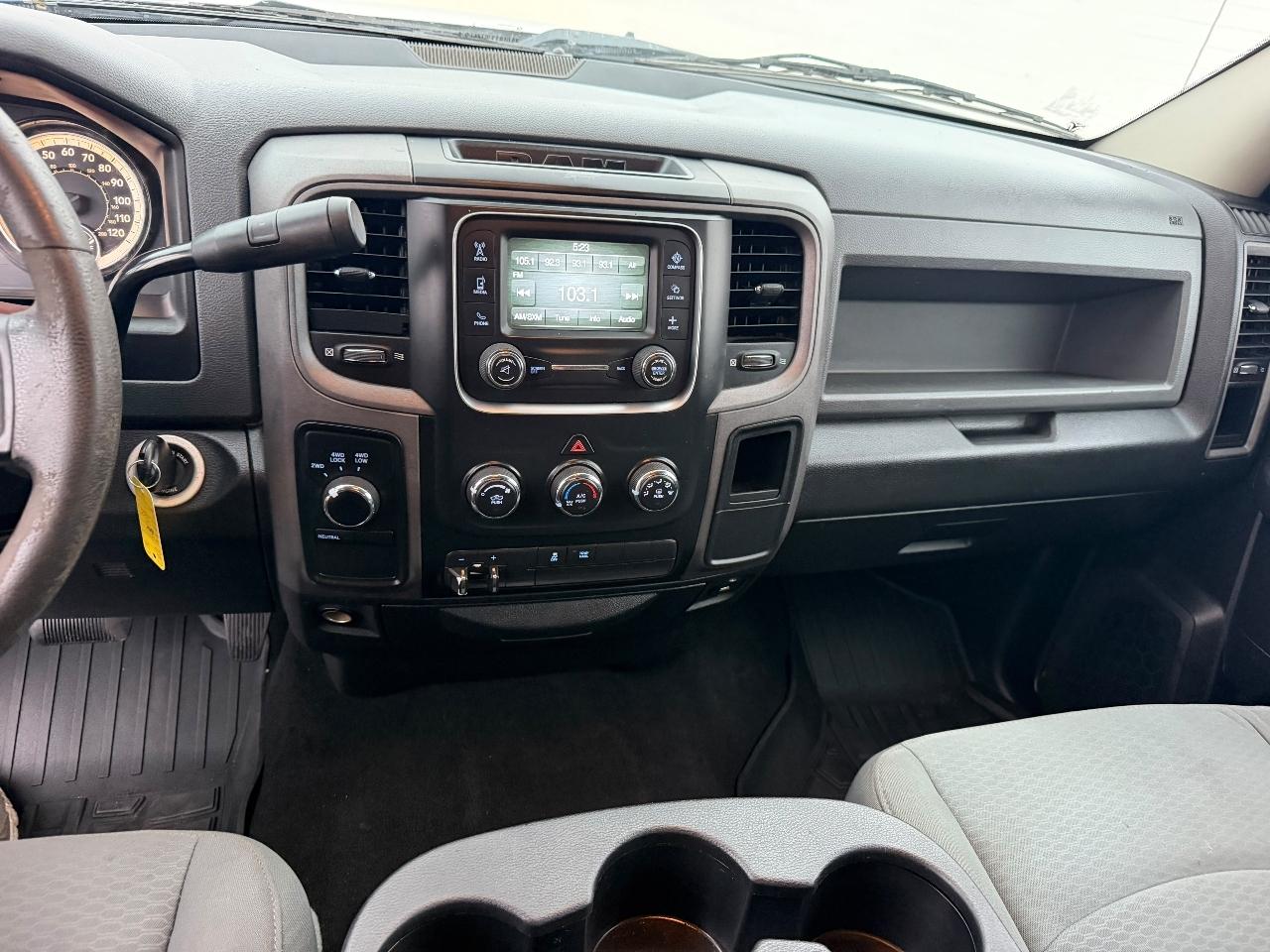 RAM 2500 Tradesman Crew Cab SWB 4WD 2017
