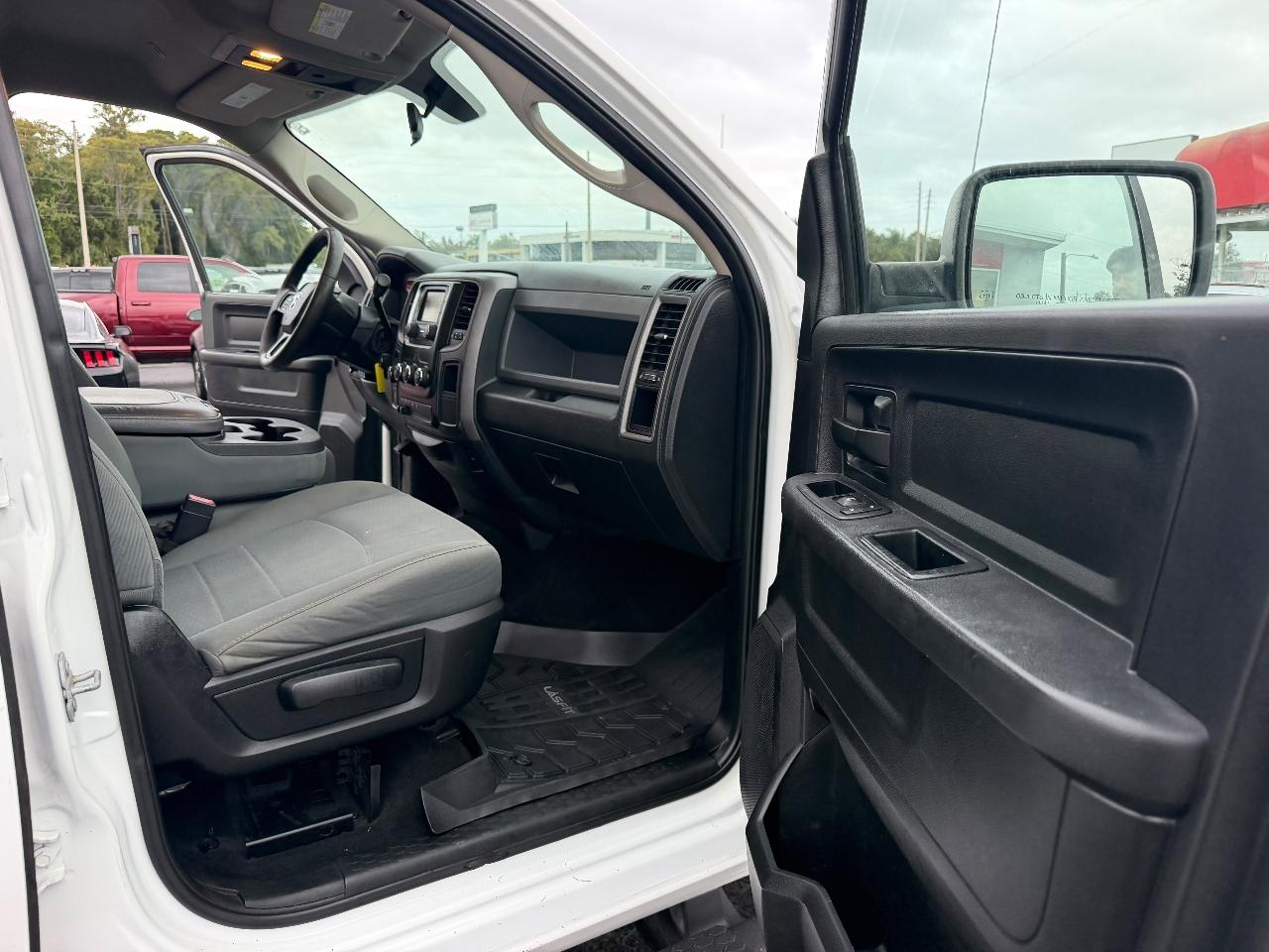 RAM 2500 Tradesman Crew Cab SWB 4WD 2017