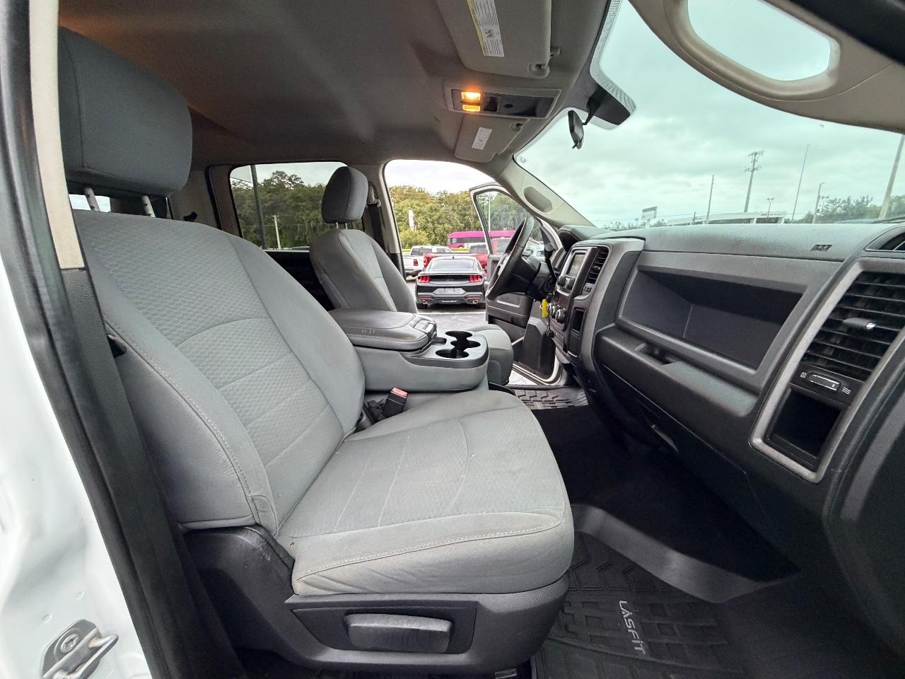 RAM 2500 Tradesman Crew Cab SWB 4WD 2017