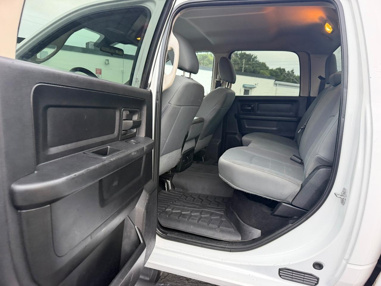 RAM 2500 Tradesman Crew Cab SWB 4WD 2017