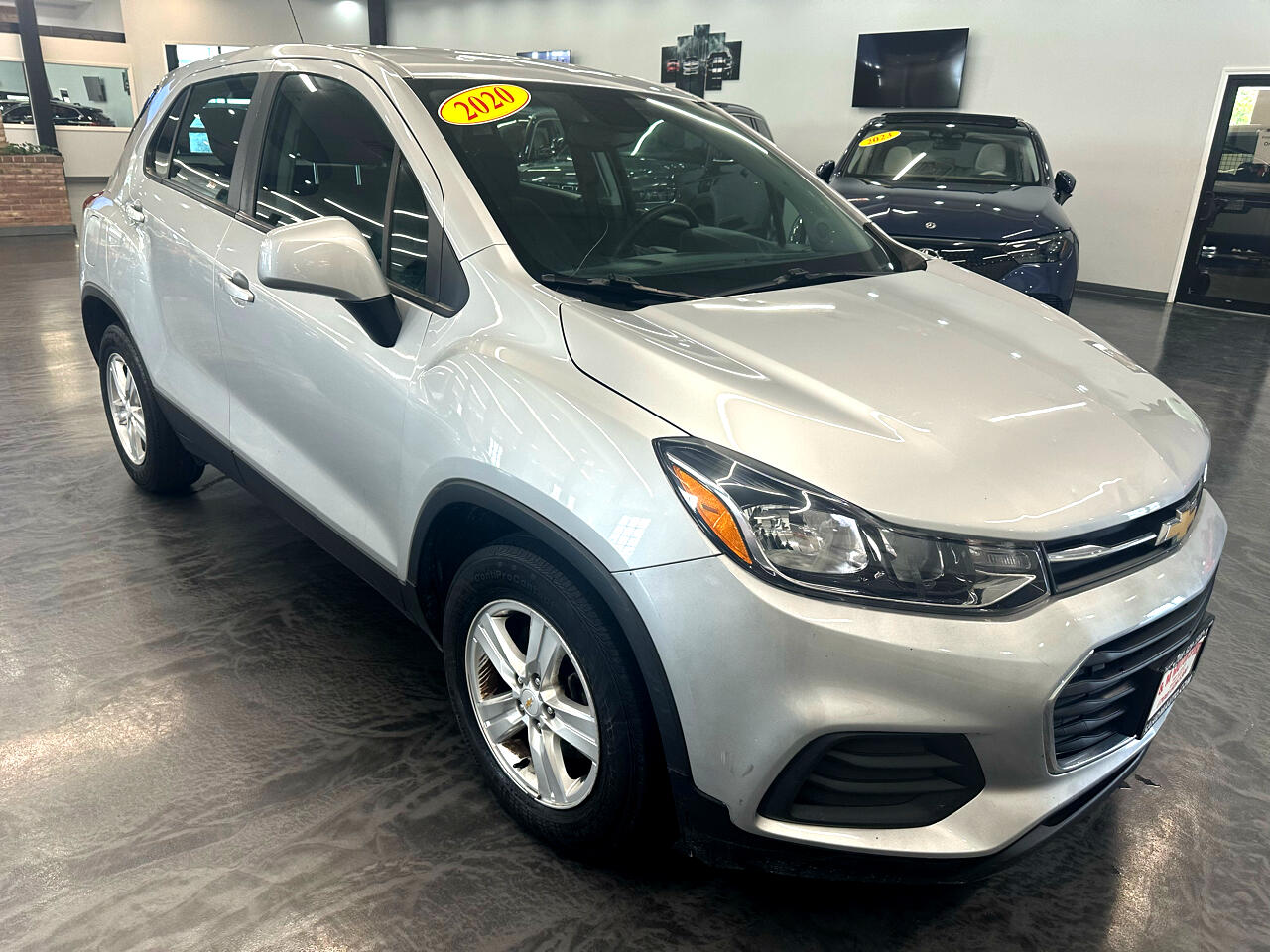 2020 Chevrolet Trax LS photo 3