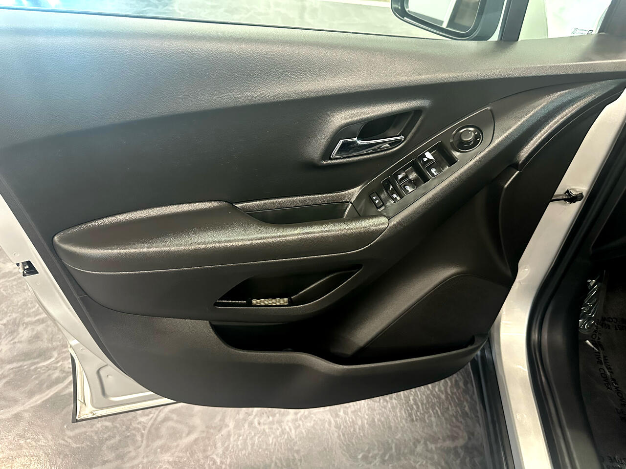 2020 Chevrolet Trax LS photo 8